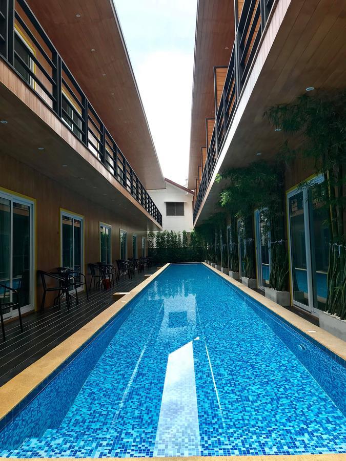 Resort V - Mrt Huai Khwang Bangkok Kültér fotó
