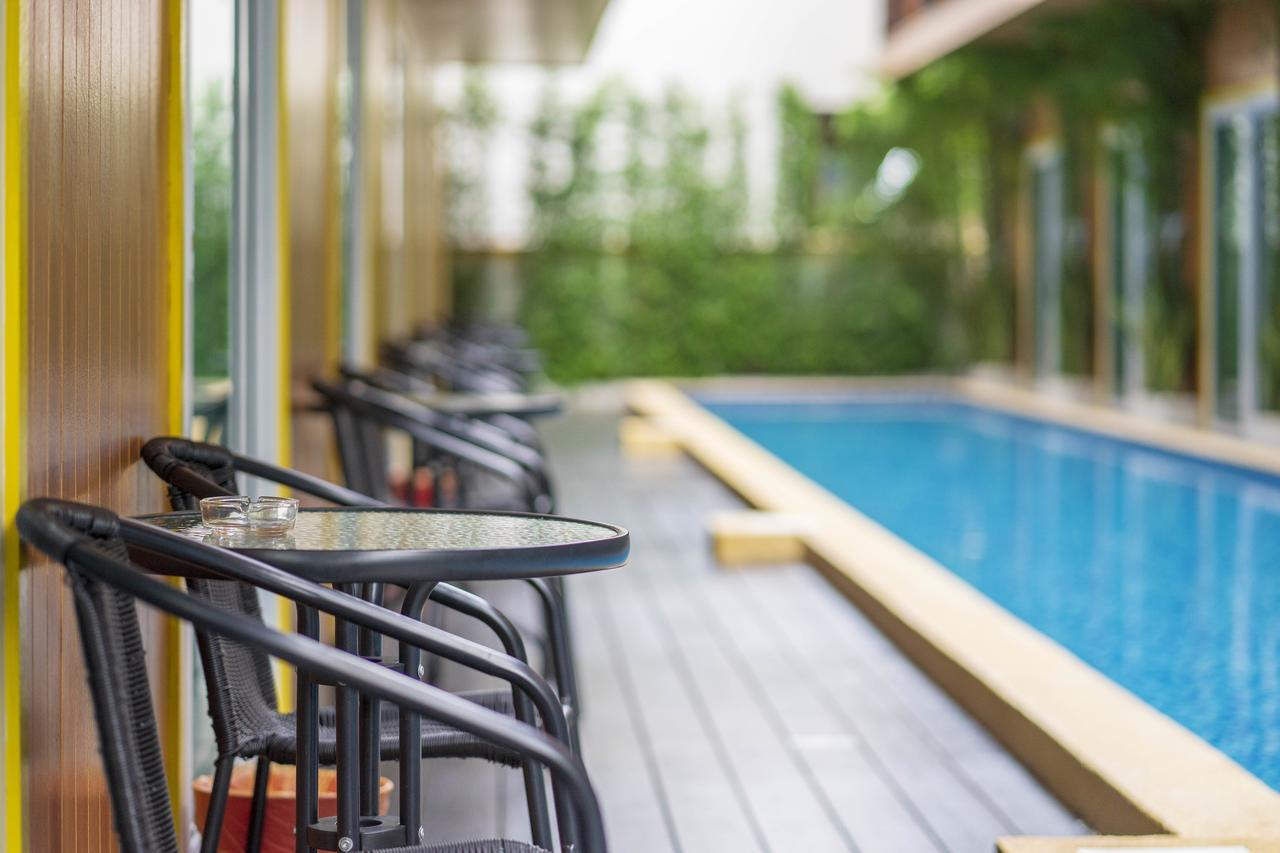 Resort V - Mrt Huai Khwang Bangkok Kültér fotó