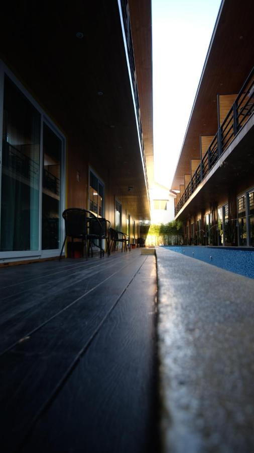 Resort V - Mrt Huai Khwang Bangkok Kültér fotó